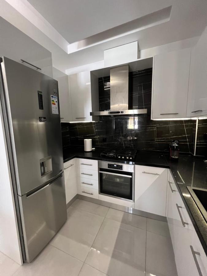 Modern Apartment Close To Airport With Gym And Bbq Iraklio Exteriér fotografie